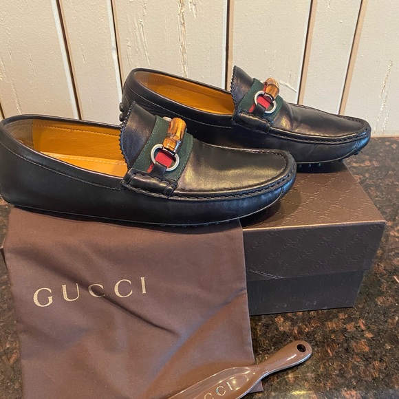 Gucci Men’s Black Leather Drivers - Picture 5 of 7